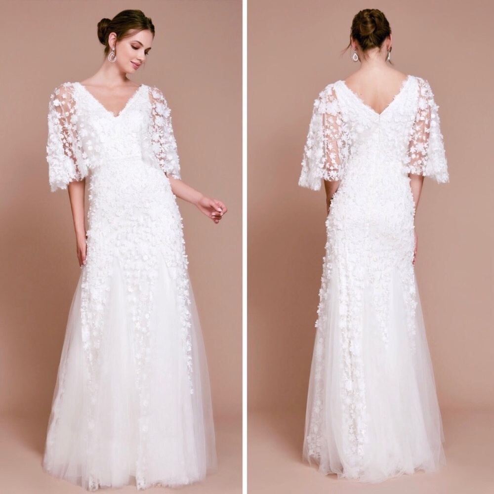 NWT Tadashi Shoji Wedding Dress Bridal Gown 2 floral appliqué white ivory